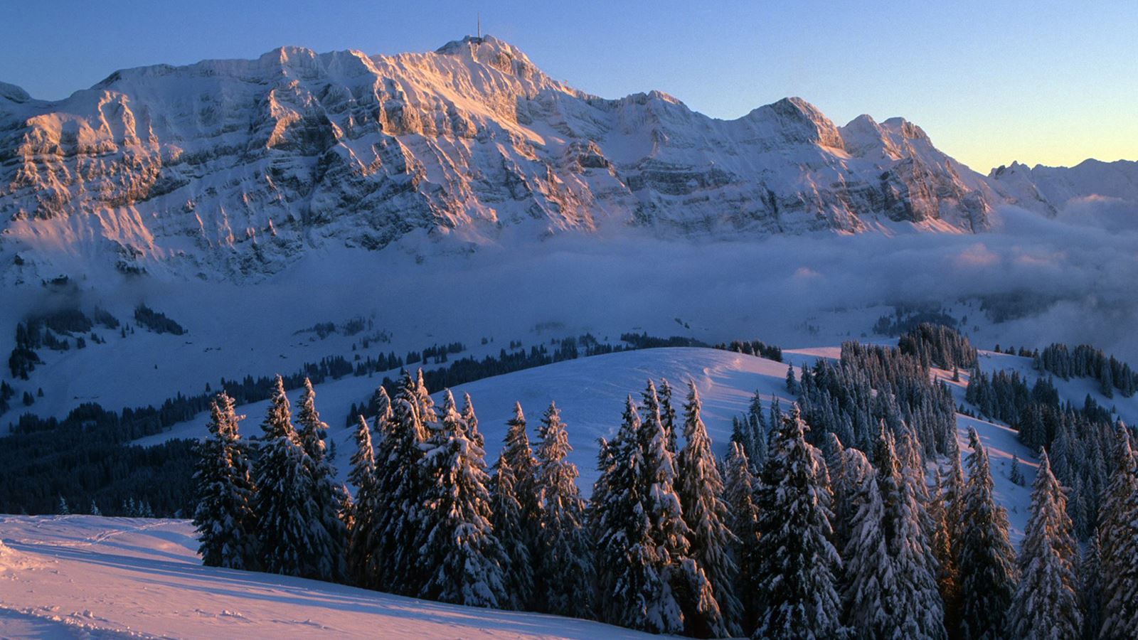 paesaggi montani innevati