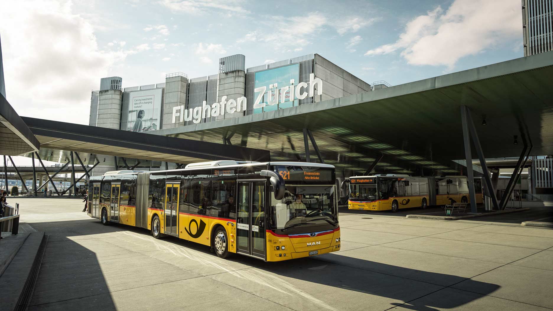 Flughafen Z Rich PostAuto   Headerbild Flughafenzh 