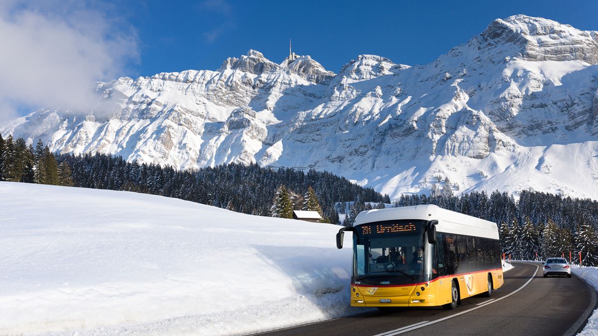 Voyage insolite en Suisse: Frissons garantis pour ce trajet en car postal